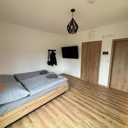 Apartmany U Plaze Lipna - Male Lipno แชร์นาฟ โปชูมาวี ภายนอก รูปภาพ